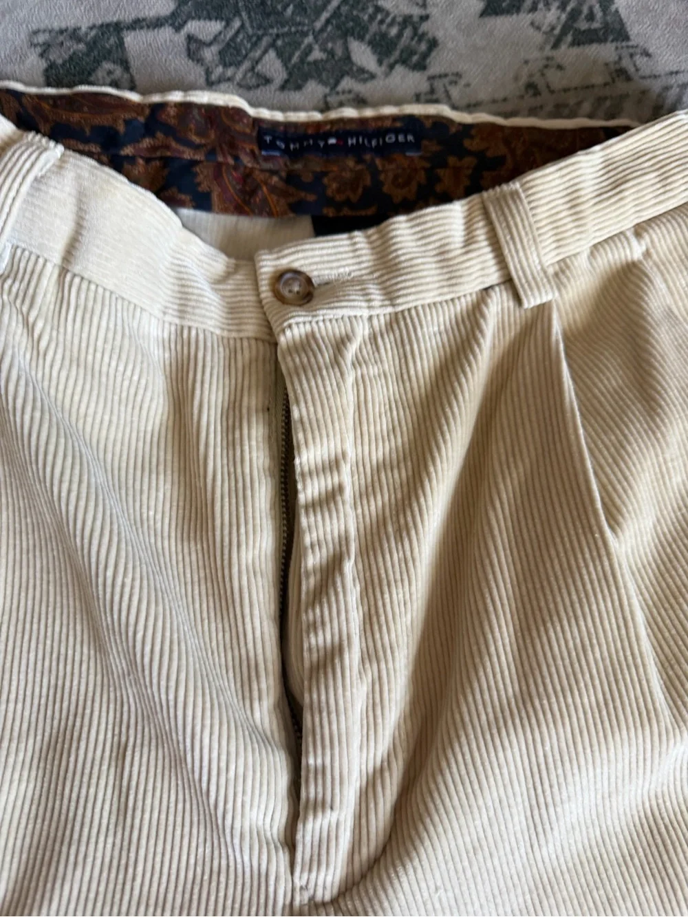 Tommy Hilfiger men’s 1990’: vintage pleated corduroy pants size 36x34
